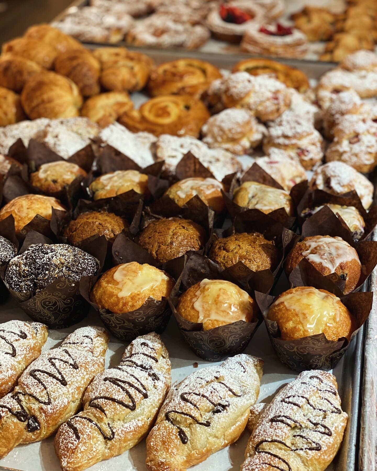 Stop in The Marketplace for coffee and loads of fresh baked pastries 🥐