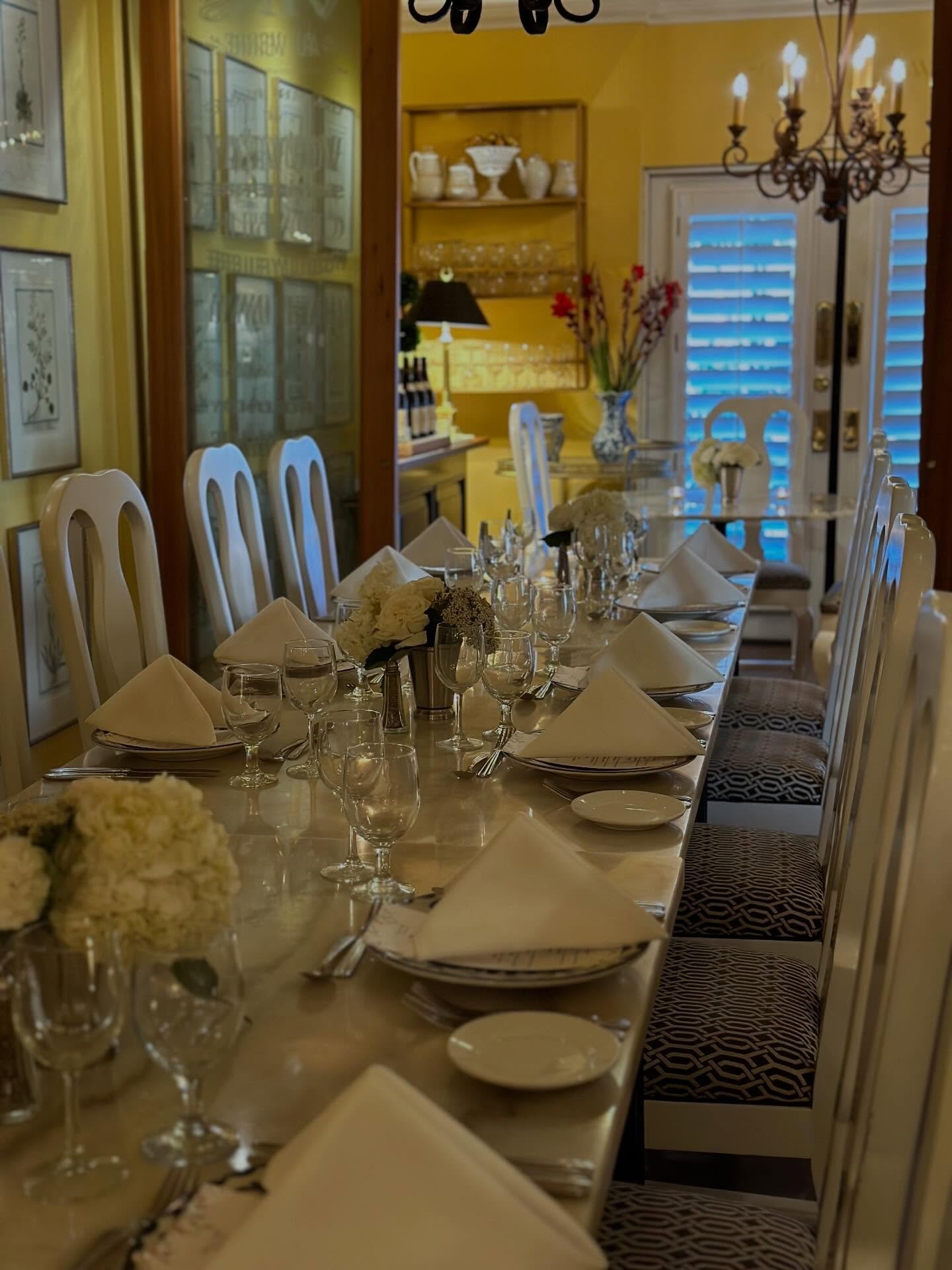 Celebrate Easter the delicious way 🌷🥂 Join us at Arcadia Farms for a beautiful brunch featuring our full menu, signature cocktails, and the perfect springtime setting. Reserve your table today! Brunch is served 8am-3pm