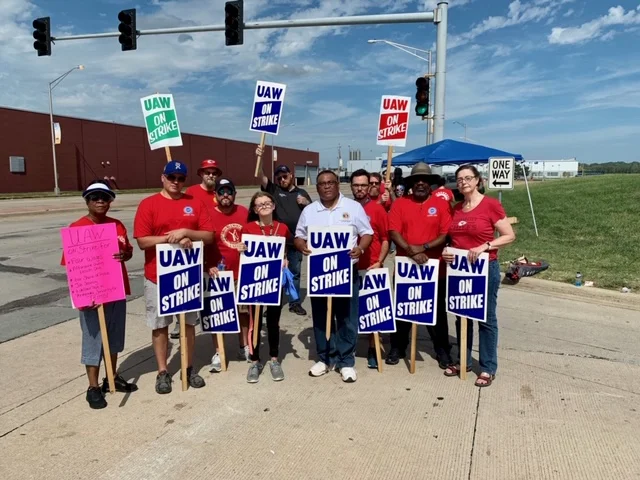 We Support our UAW Brothers and Sisters While They Strike GM