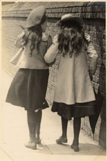 Edwardian Schoolgirls1896.jpg
