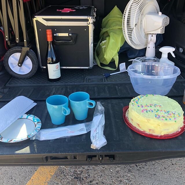 Joy and I had a parking lot celebration for Mother&rsquo;s Day. She made me a yummy lemon cake. We haven&rsquo;t hugged since early March and that&rsquo;s all I really want but I&rsquo;ll settle for our toe taps. Love you Joy!! @happyhappylovejoy #mo