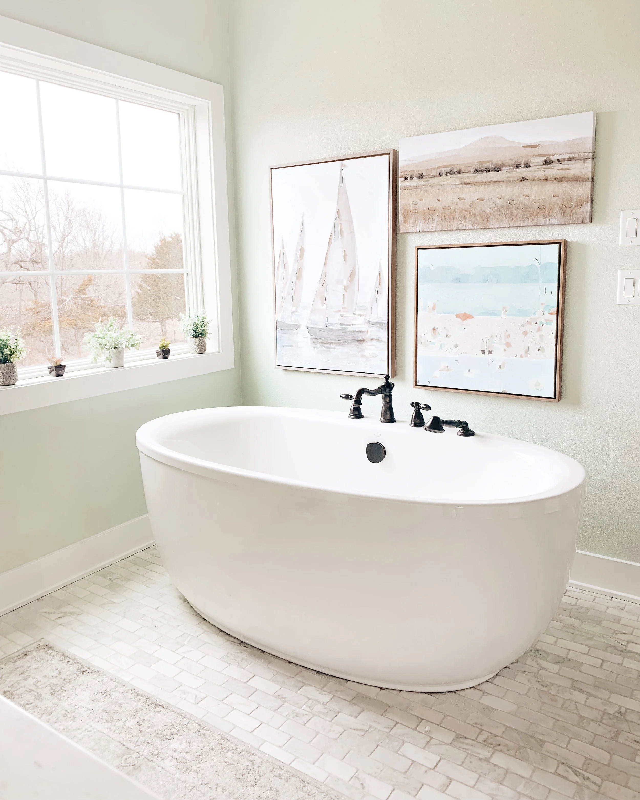 The Go-To Guide for Creating Gallery Walls