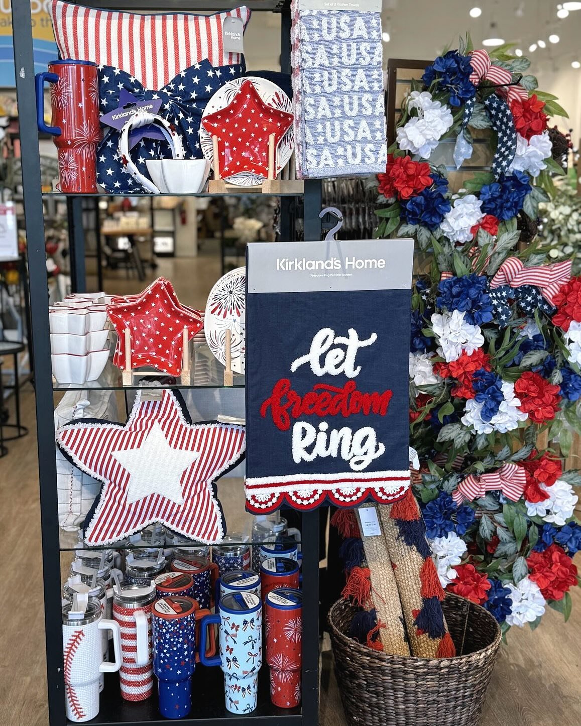 Happy July 1st❤️ In need of some last minute 4th of July decor? Come shop it all 50% off ⭐️🇺🇸