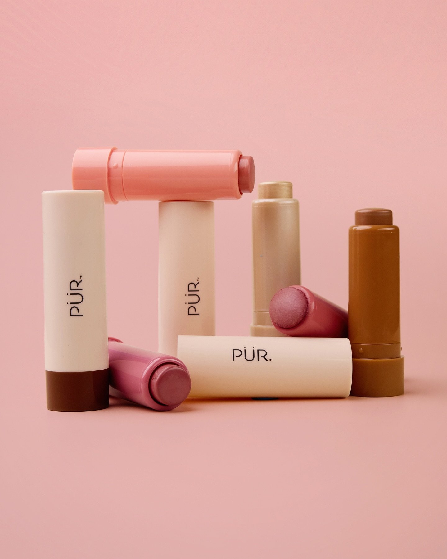 Did I just become a product photographer?! 💄 
I had so much fun playing with these goodies -  shot at home for @purcosmetics ✨

#atlantaphotographer #atlphotographer #atlantaphotographers #atlphotographers #atlcreative #atlantacreatives #atlantaphot