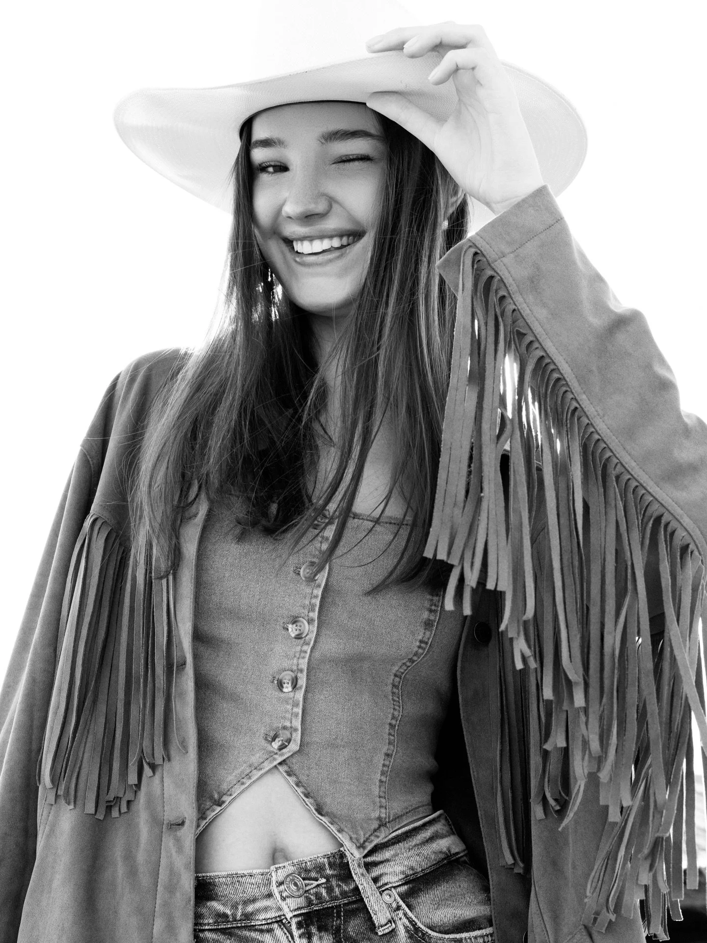 Wild West Minis Feb 25th for anyone interested 🐎 📷 

Models: Liv, @samantha_poppe, @laurenfrostt, Nathalia 

#atlantaphotographers #atlphotographer #atlphotographers #atlantaphotographer #atlphotoshoot