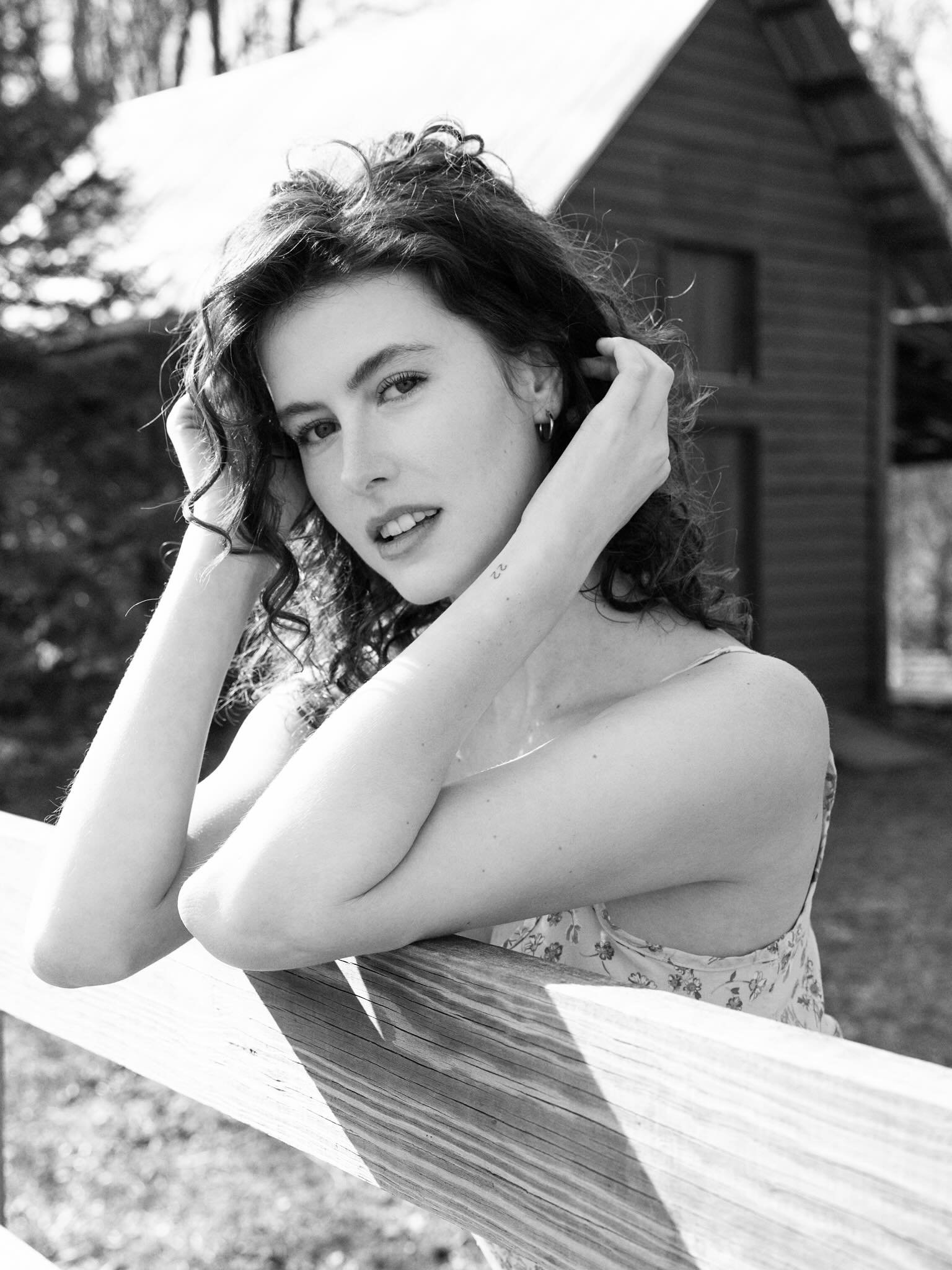 Farm house mini with @llaurenllucas ✨

#atlphotographer #atlantaphotographer #atlphotoshoot #atlantaphotographers #atlcreatives