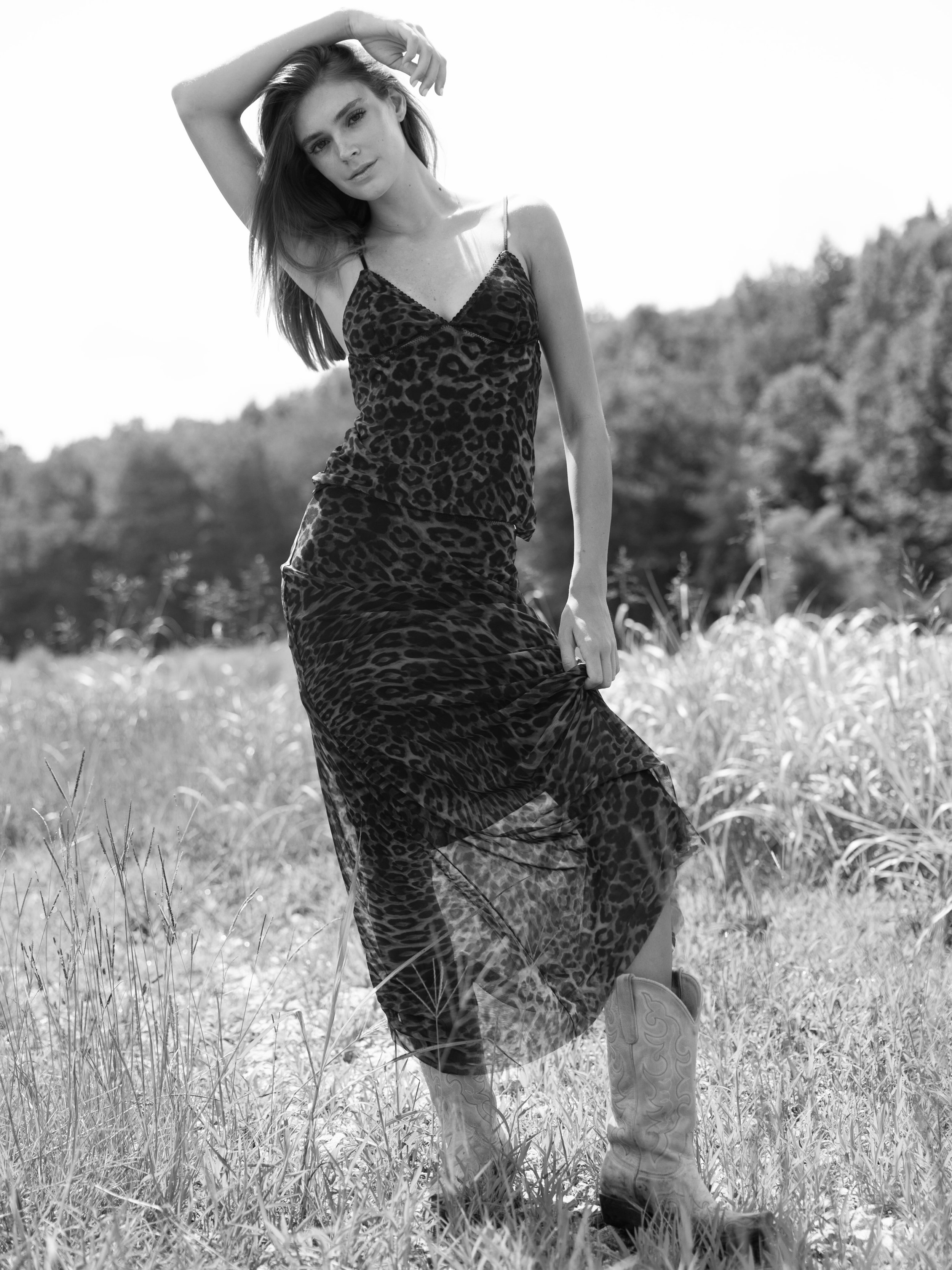 @kennedy.blanchard for @ursulawiedmannmodels and @modelsourcemgmt ✨

>>>Swipe through for upcoming mini dates and themes 📷>>>