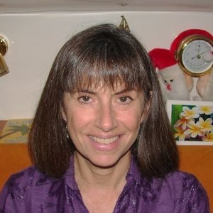 Holly Testa.jpg