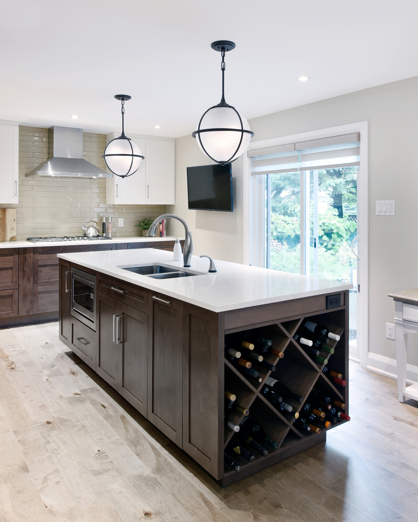  Large island with custom built-in wine rack 