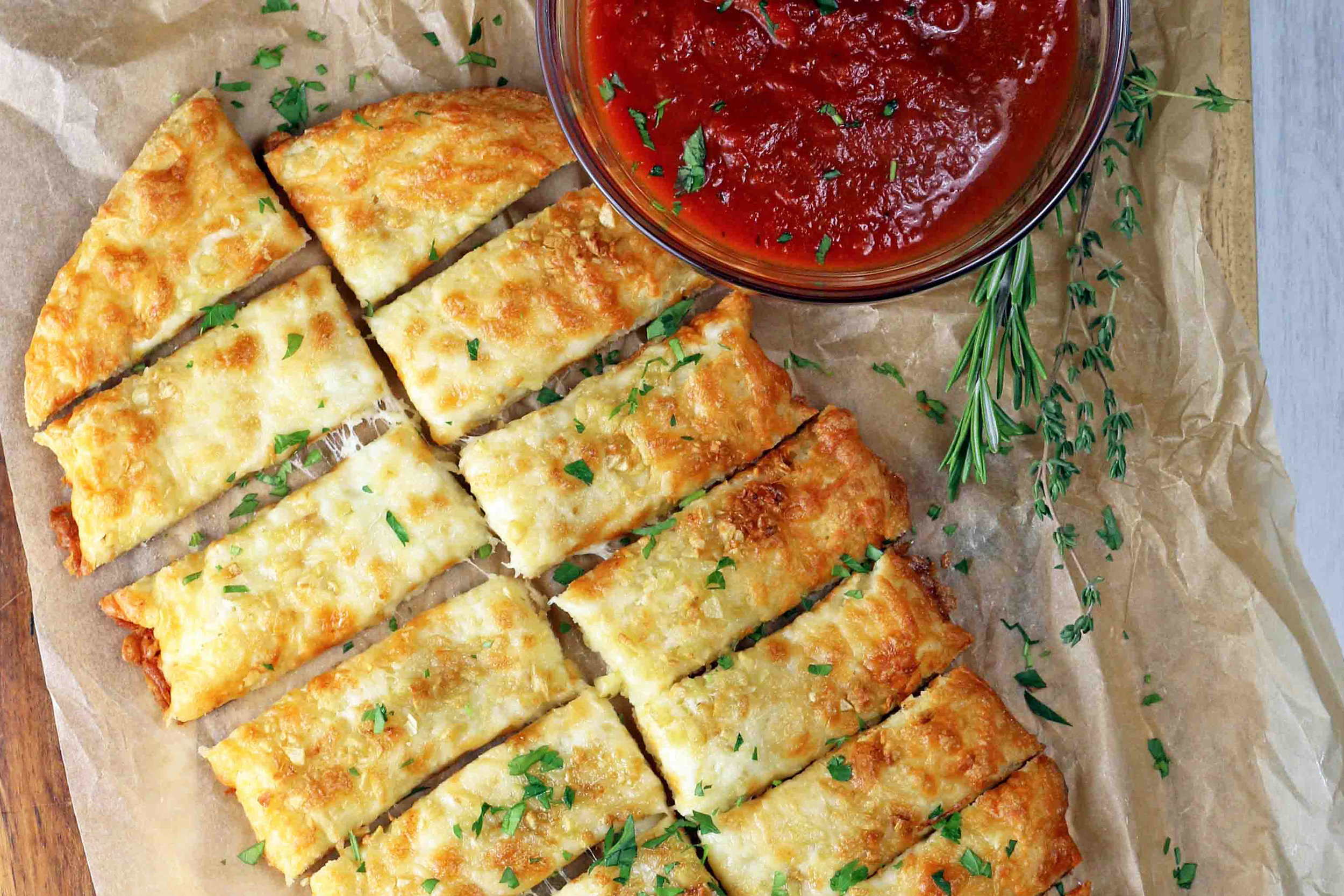 BEST LOW CARB KETO  CHEESEY GARLIC BREAD.jpg