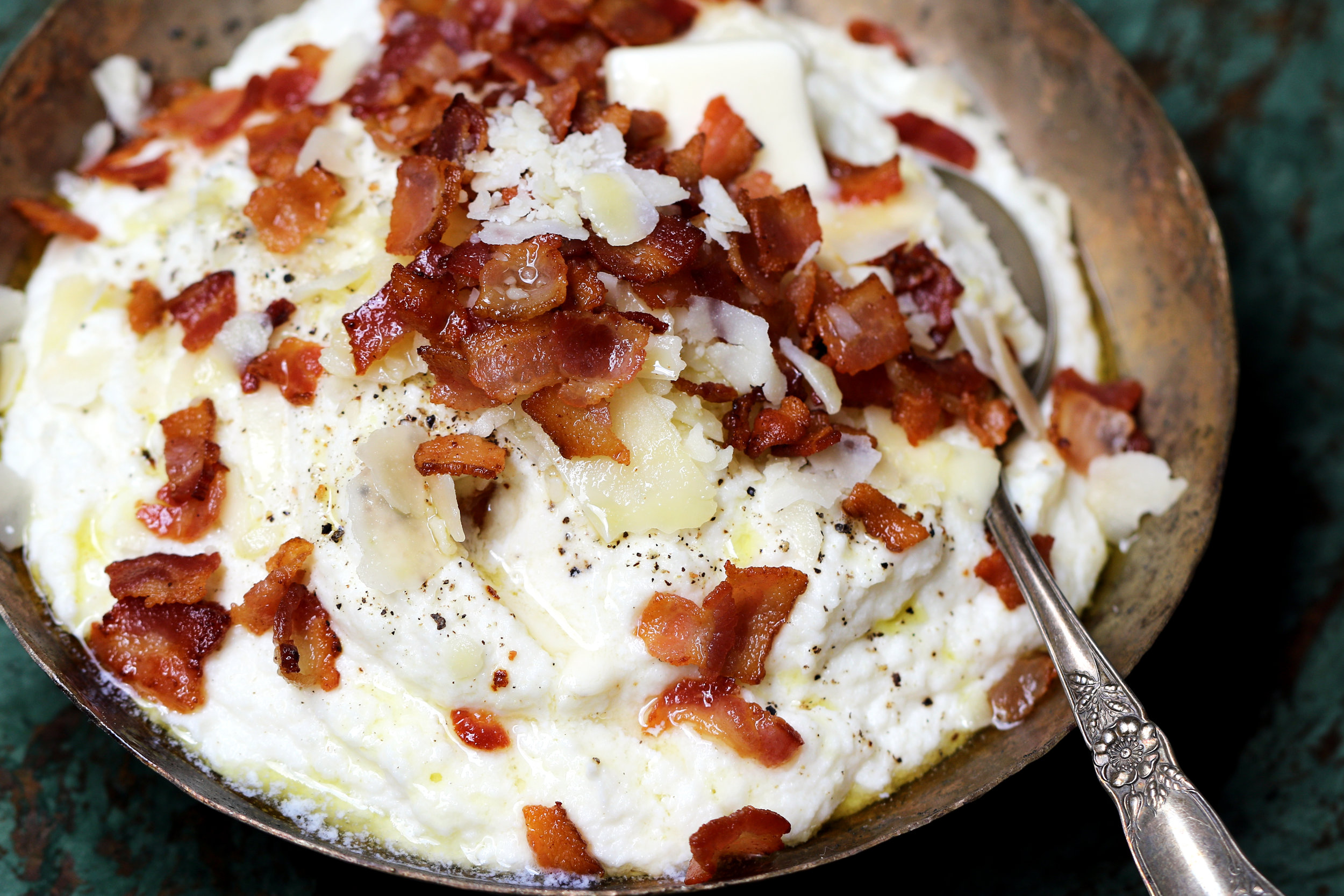 BEST LOW CARB KETO LOADED CAULIFLOWER MASH WITH BACON AND PARMESAN CHEESE.jpg