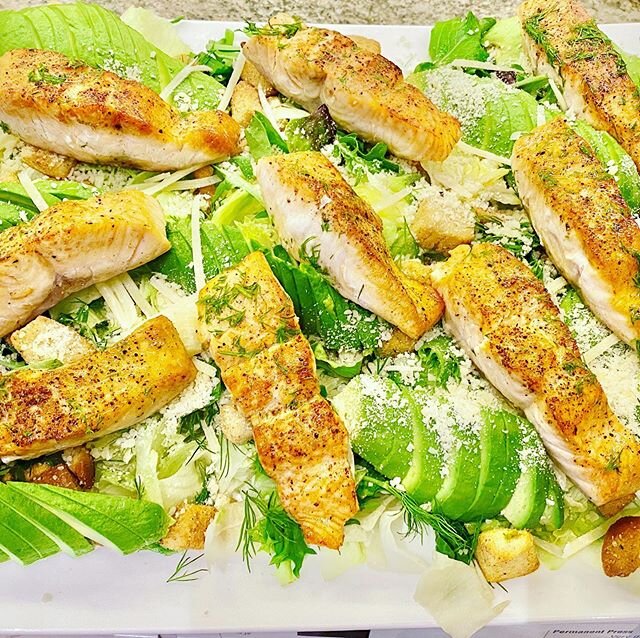 Sometimes simple Is best when it comes to salads, I made this delicious salmon Caesar salad with avocado for a party recently and it went down well. The trick to getting perfectly cooked salmon is as follows: 1 season both sides of the fillet with sa