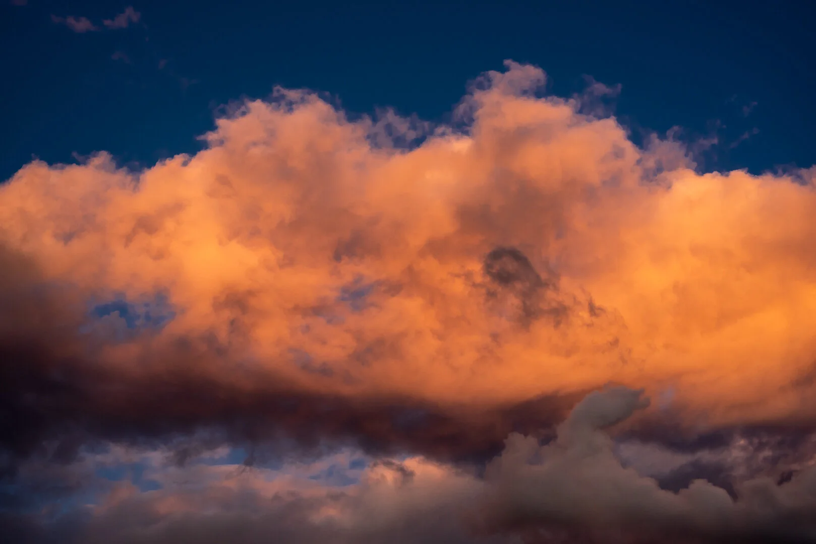 4th April 2020 7:08pm. There is still lots of drama to close out the day. Daylight savings ends tonight.