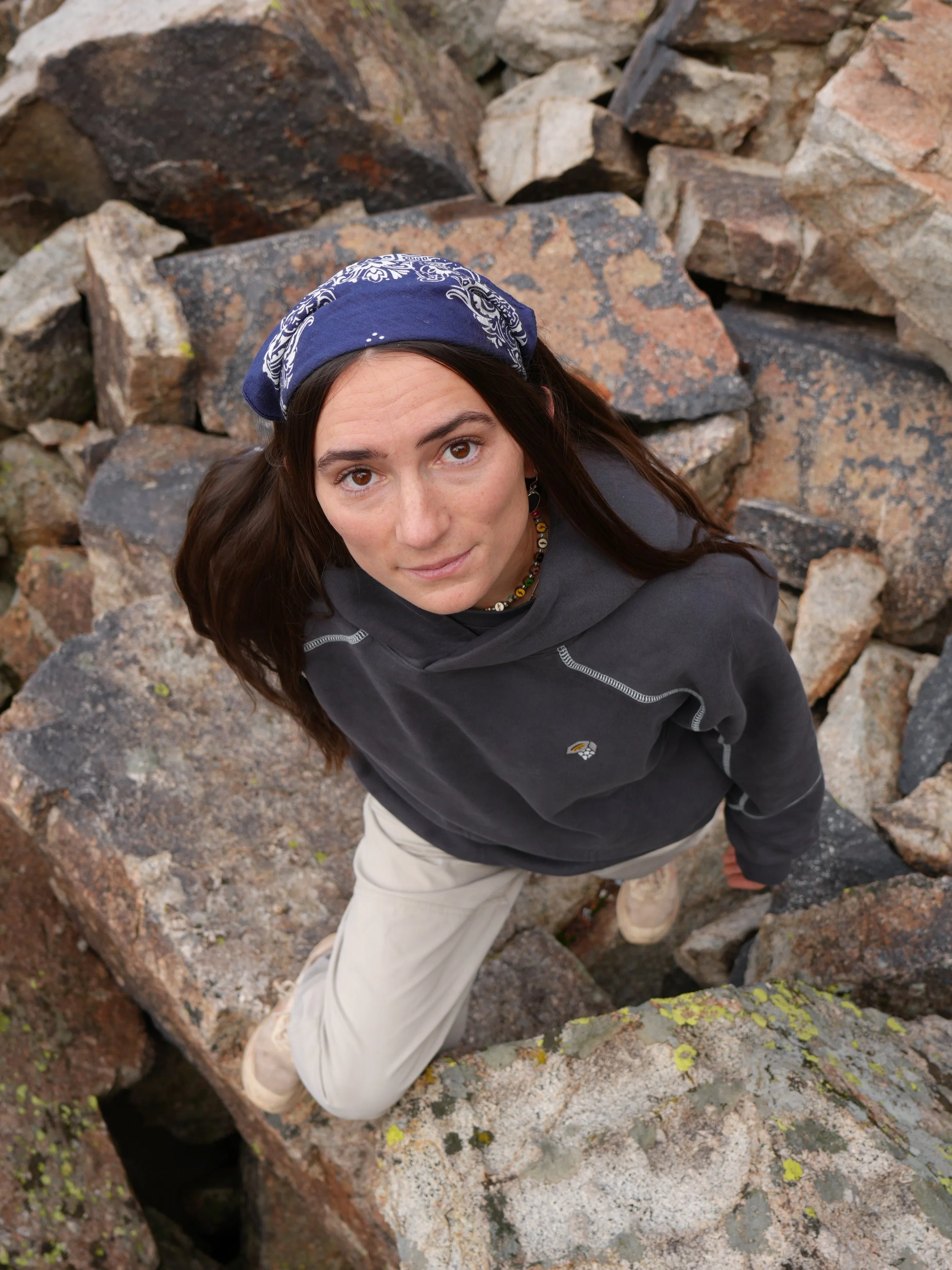 The new Hardwear Supply line by @mountainhardwear is sooo 🔥 can&rsquo;t wait for more fall temps so I can never take this hoody off 🤩

#SeekWilderPaths