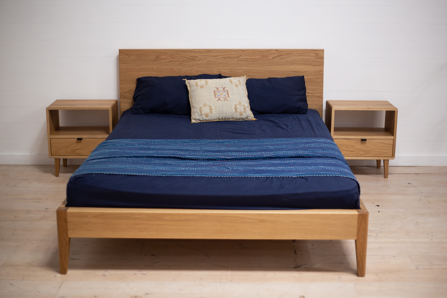 Kết quả hình ảnh cho giường gỗ sồi mỹ