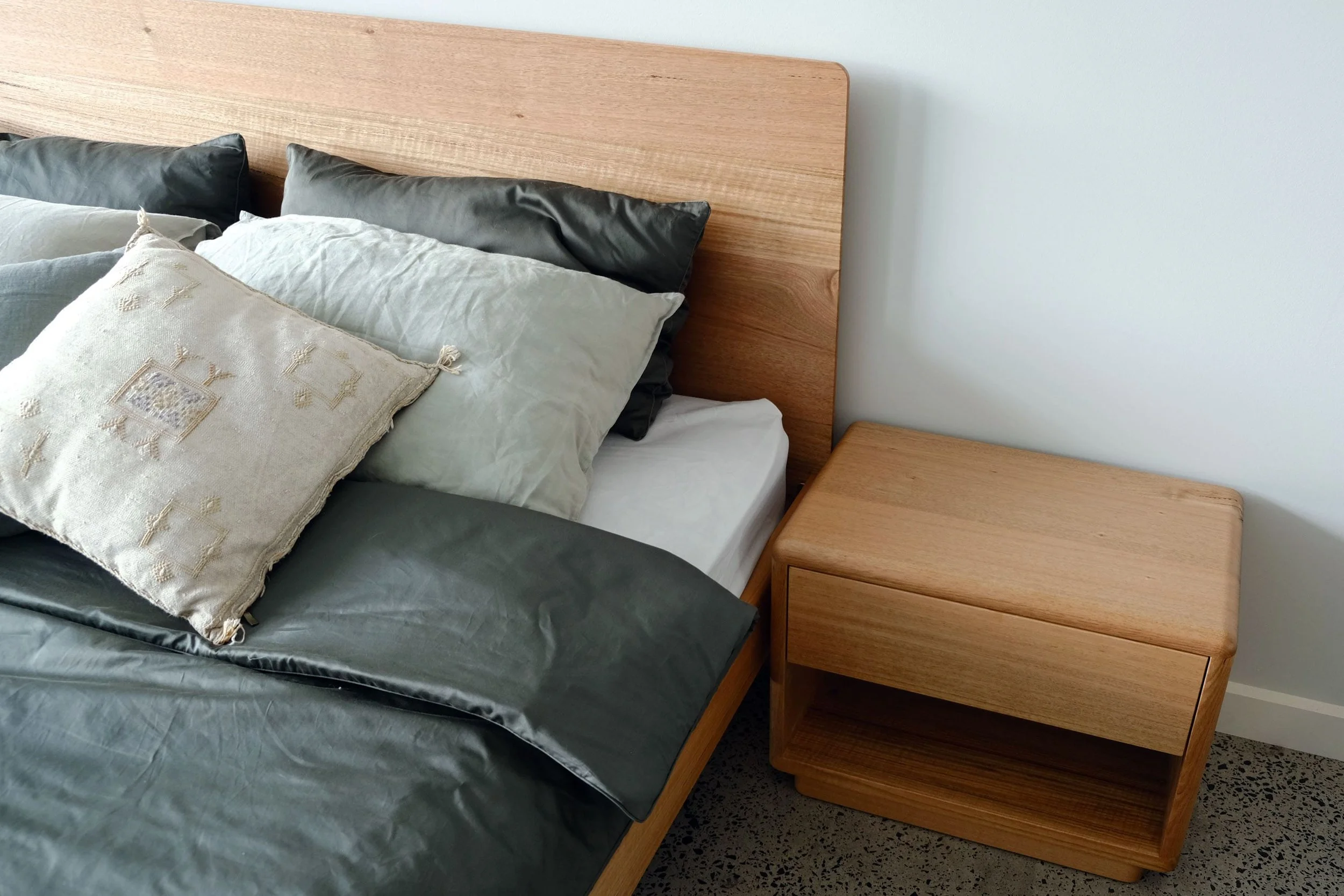 Plymouth Bed and Bedside Table Set in Tas Oak w Matte Finish King