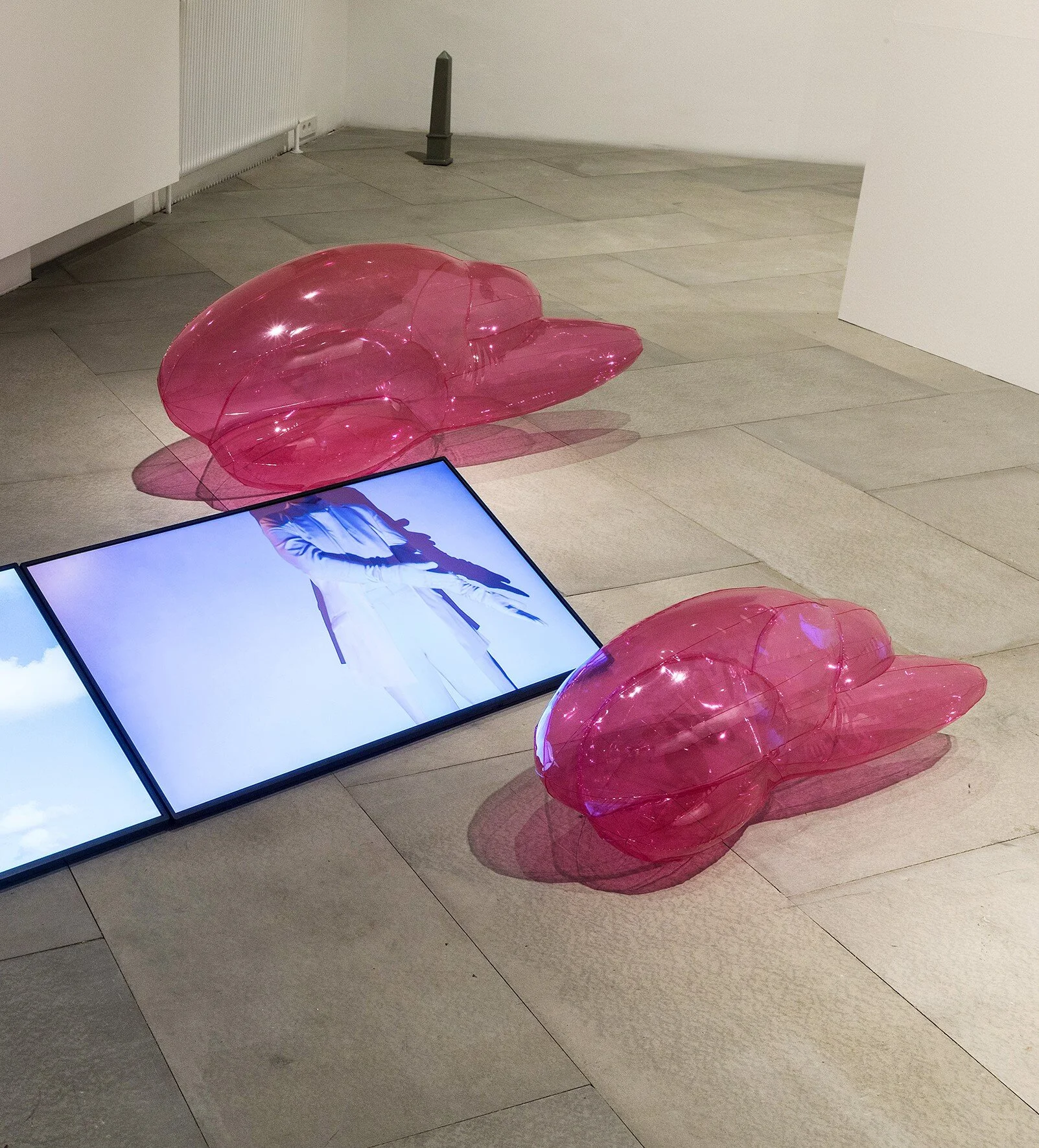 x_hibit_MultipleSingularities_TingJungChen_T.M.B.S.B.M.T._E._Foto_Lis...b.jpg