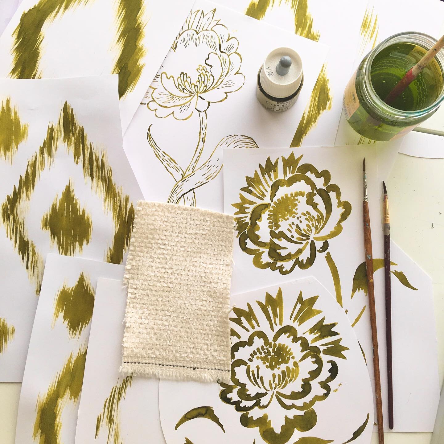 Een heerlijke opdracht voor een klant: prints en patroontjes voor kussens ontwerpen! 🤗 
#patterndesign #ilovemyjob