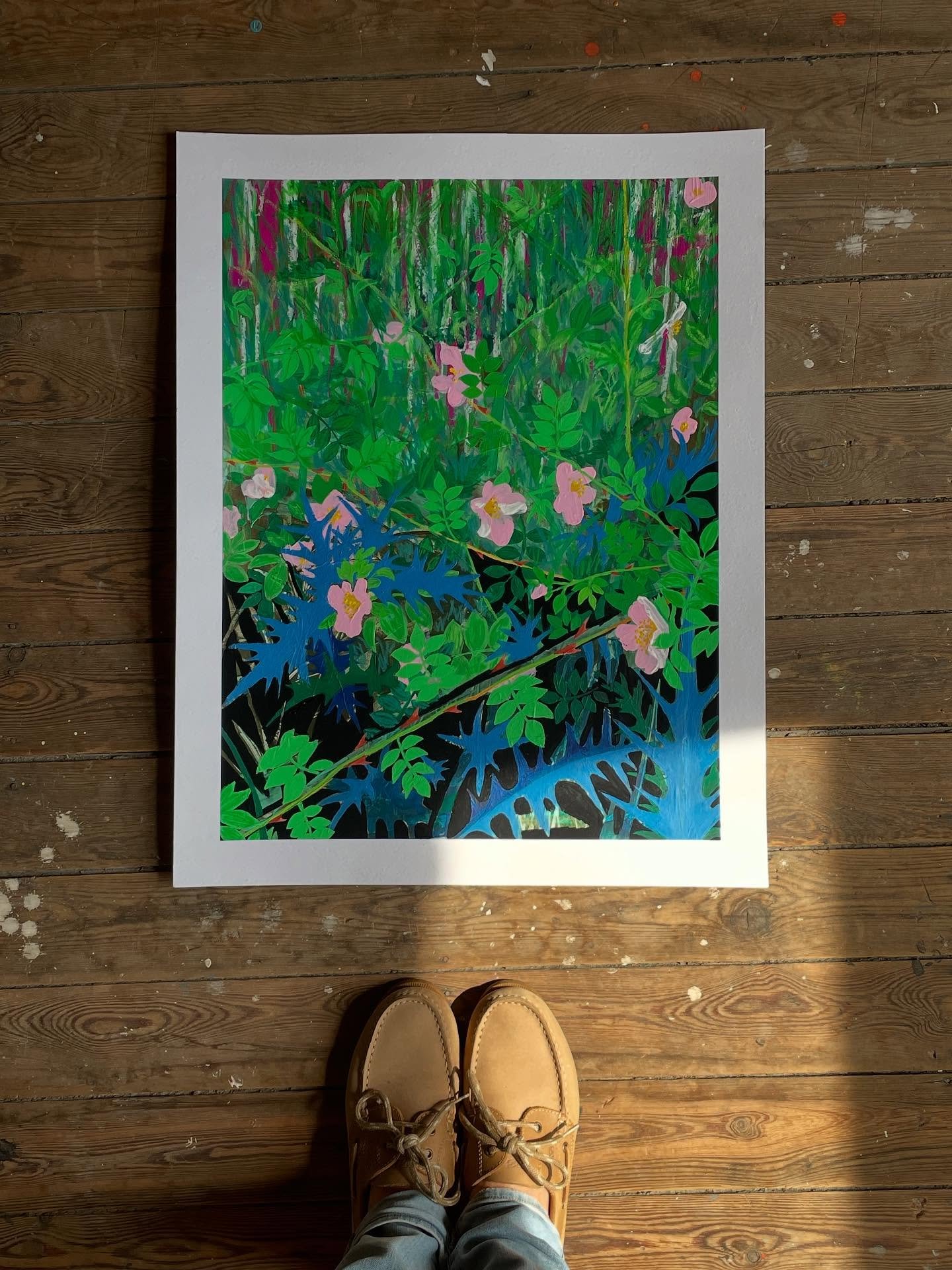 Geraakt door de tegenstellingen in de natuur&hellip;
De delicate rozen staan naast de rechte, puntige lijnen van de distel. De verborgen samenhang zorgt voor de schoonheid van de wilde natuur, alsof er een ongekende orde zit in de chaos.