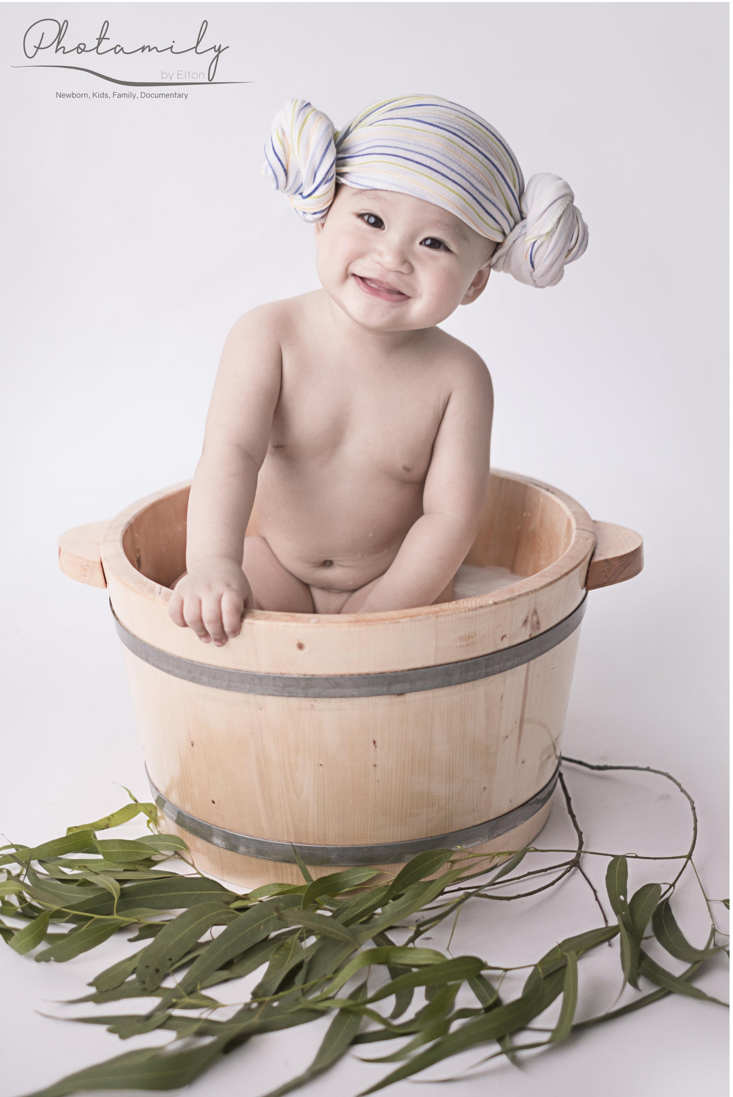 [Chàng trai làm thay đổi cuộc đời ba mẹ]