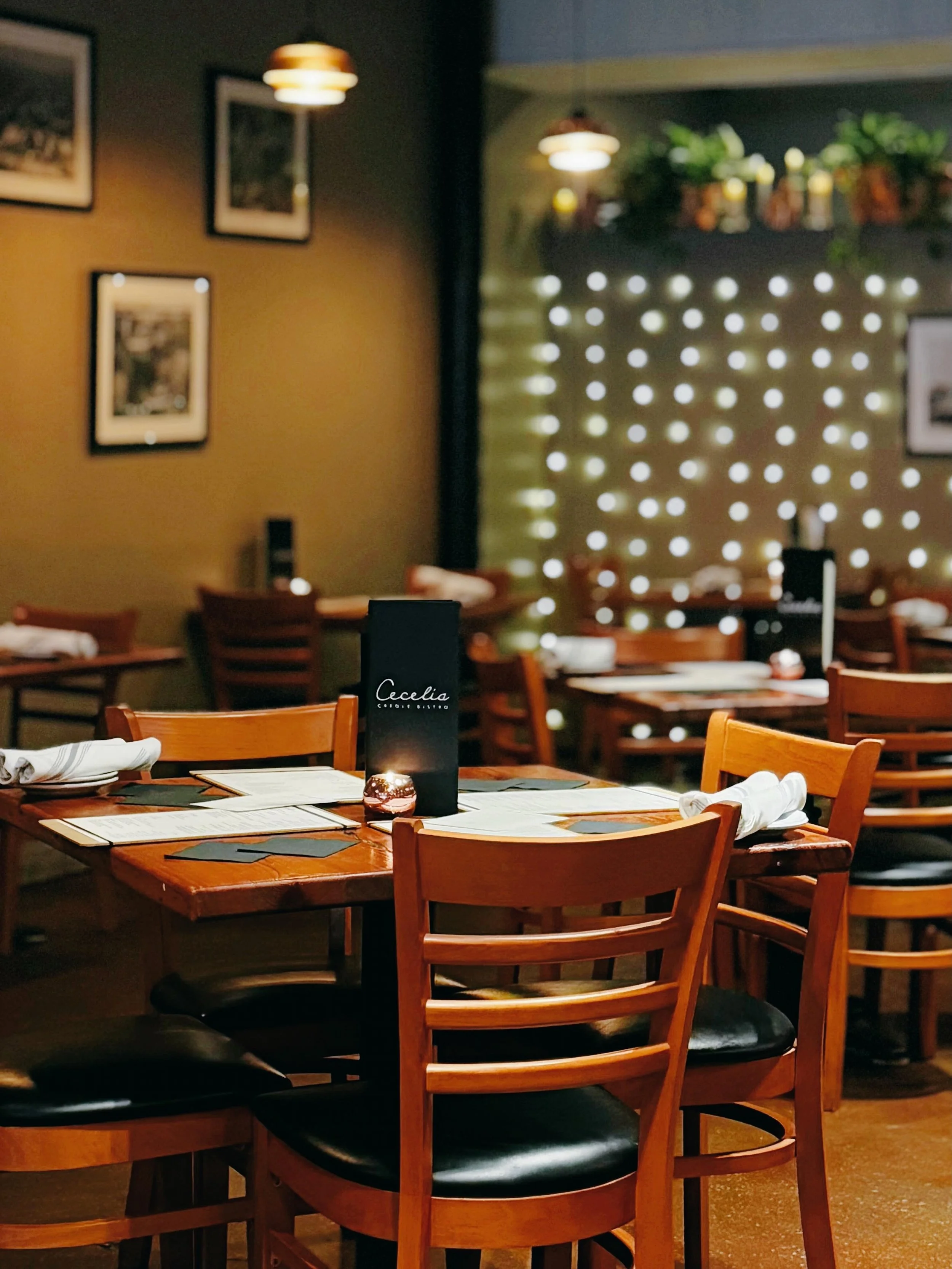 Your Table is Ready! 🍽️ Stop Into Your Favorite Downtown Lunch Spot! Open 11AM to 9PM!