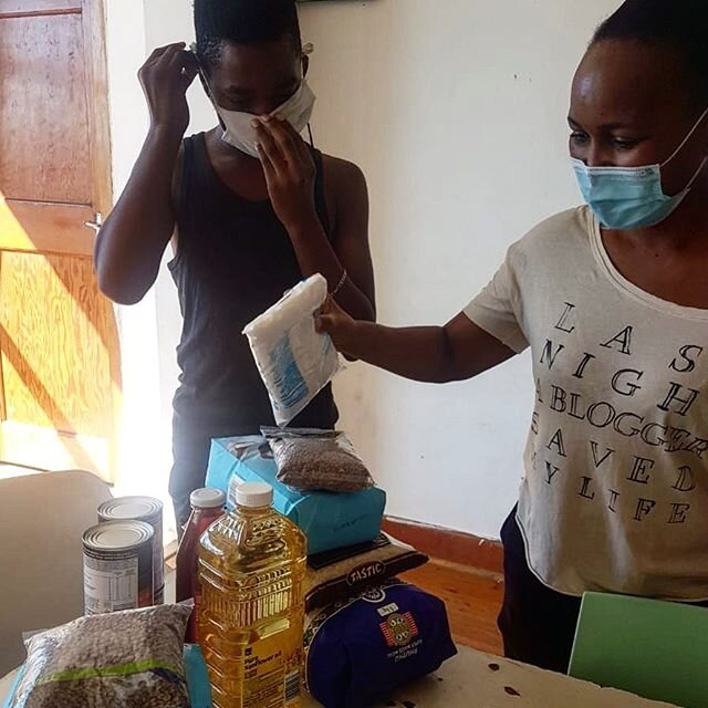 Slie, our head social worker, is working tirelessly in the Point area of Durban making sure the kids (and their families) in our program have food and an opportunity to chat. Keep it up Slie, and the rest of the team who are working different areas in Durban. 🙏🏾🙏🏾🙏🏾🙏🏾 LINK IN BIO