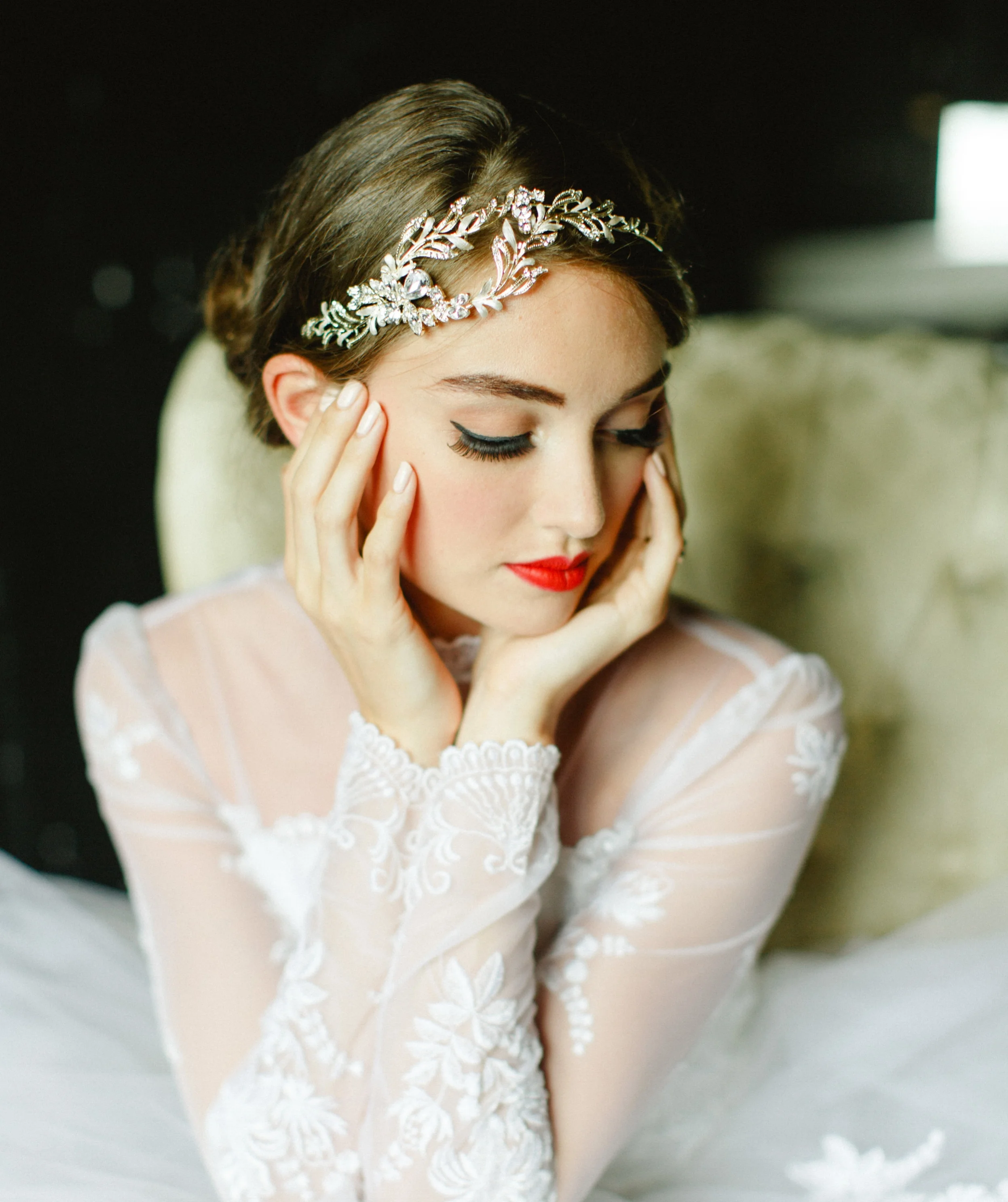 Crystal and Pearl Headbands and Vines Who doesn't love a bit of sparkle! Dirty Fabulous has an incredible collection of new, crystal, pearl, beaded and rhinestone headbands. Choose from full bands, side pieces or hairvines that can be wrapped through your hairstyle.