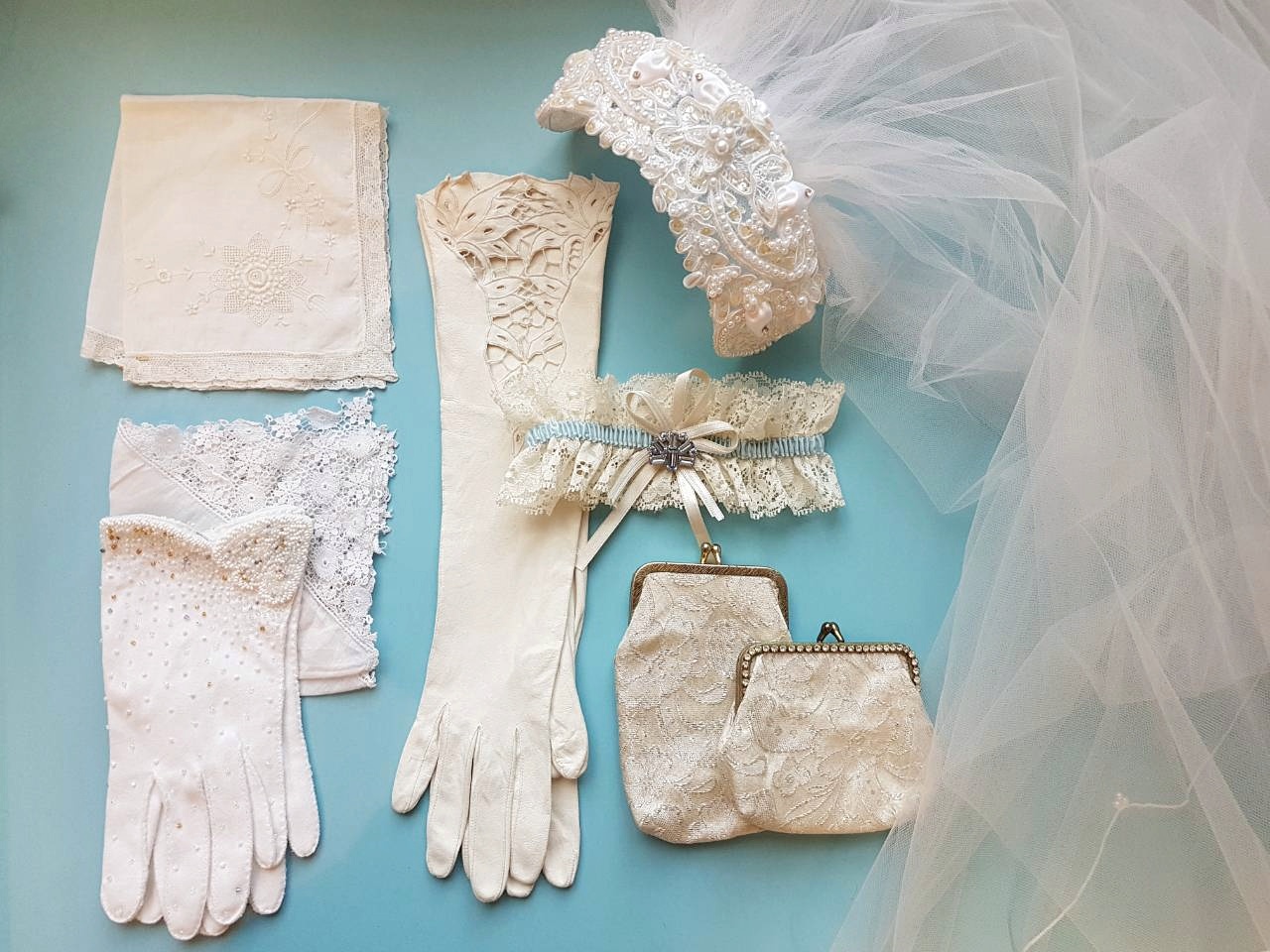 Vintage Keepsakes A little treasure you can wear and keep as a reminder makes a wonderful gift for any bride. Think vintage garters, Art Deco coin purses and delicate lace handkerchiefs.