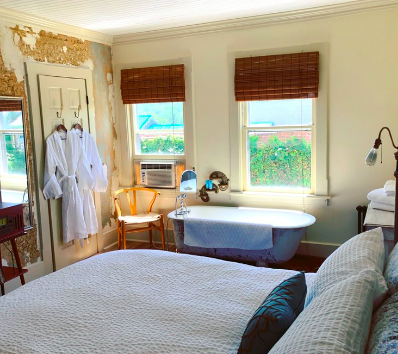catskill lodging moonriver inn