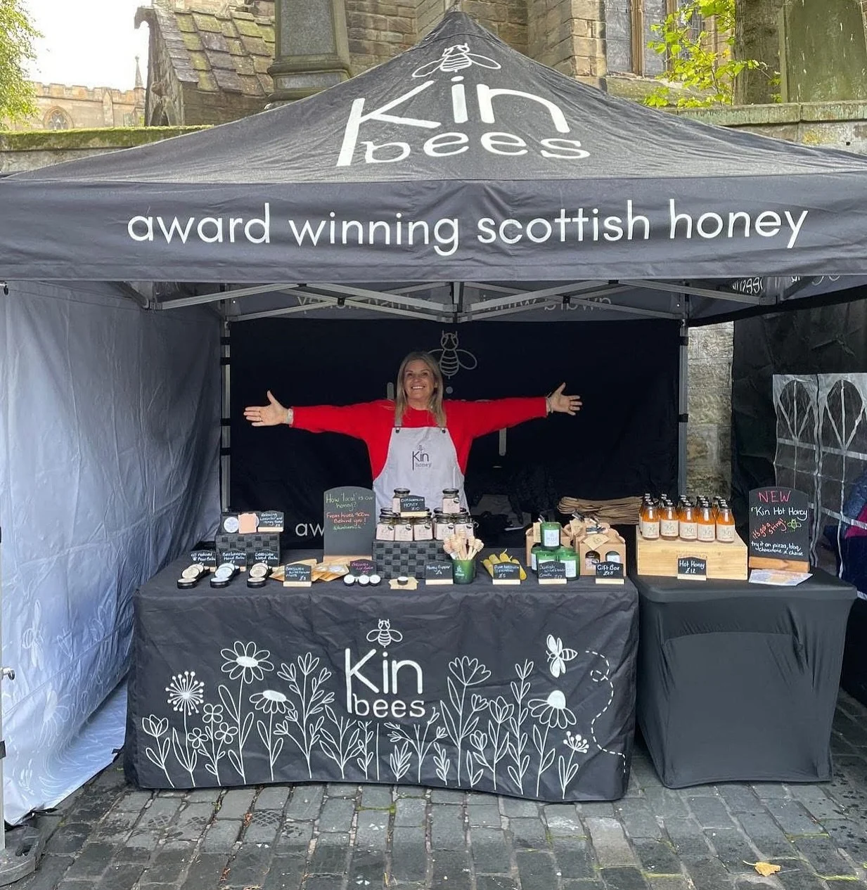 We&rsquo;re back on the cobbles TOMORROW! 🐝

Join us at @dunfermlinecityartisanmarket from 11&ndash;3 with a full stock of our small-batch honey and handcrafted beeswax goodies.

✨ NEW this week: our first batch of Bee Festive glass candles &mdash; 
