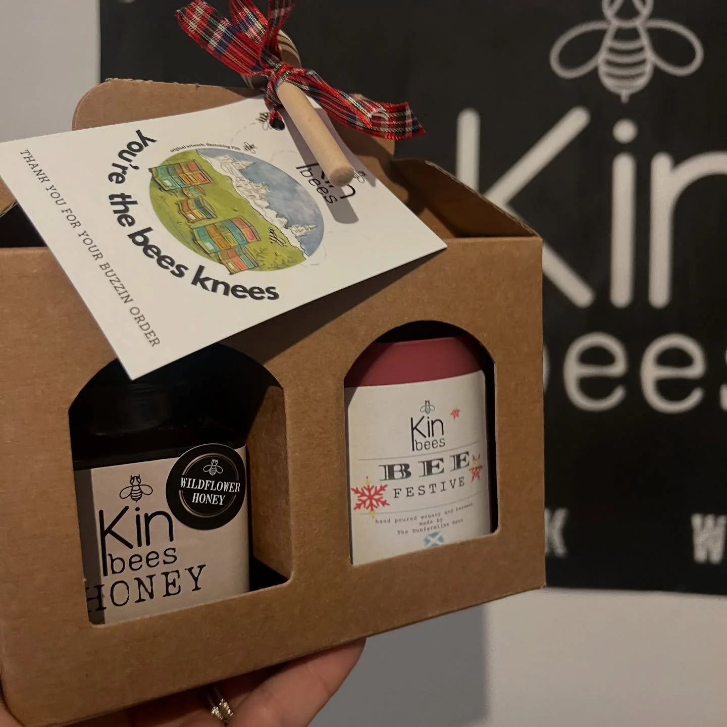 Our duo gift pack is now available with our Bee Festive Glass Candle 🎄

Shop them before they&rsquo;re gone!