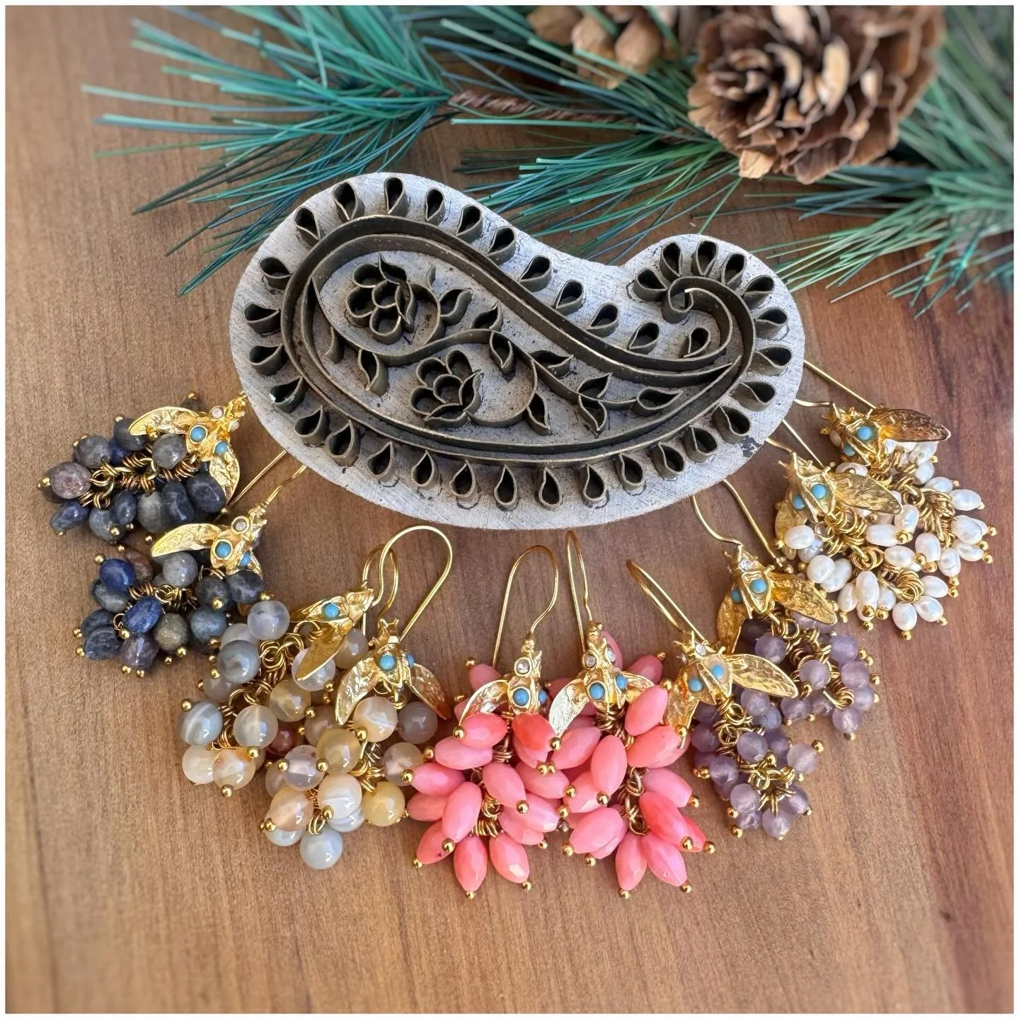 Happy Friday!  I absolutely LOVE today&rsquo;s Friday Feature ...each one is so so beautiful!! I always love a cluster of gemstones. Elegant, classic, even &ldquo;old world&rdquo; a cluster of gemstones highlights everything we love about gemstones t