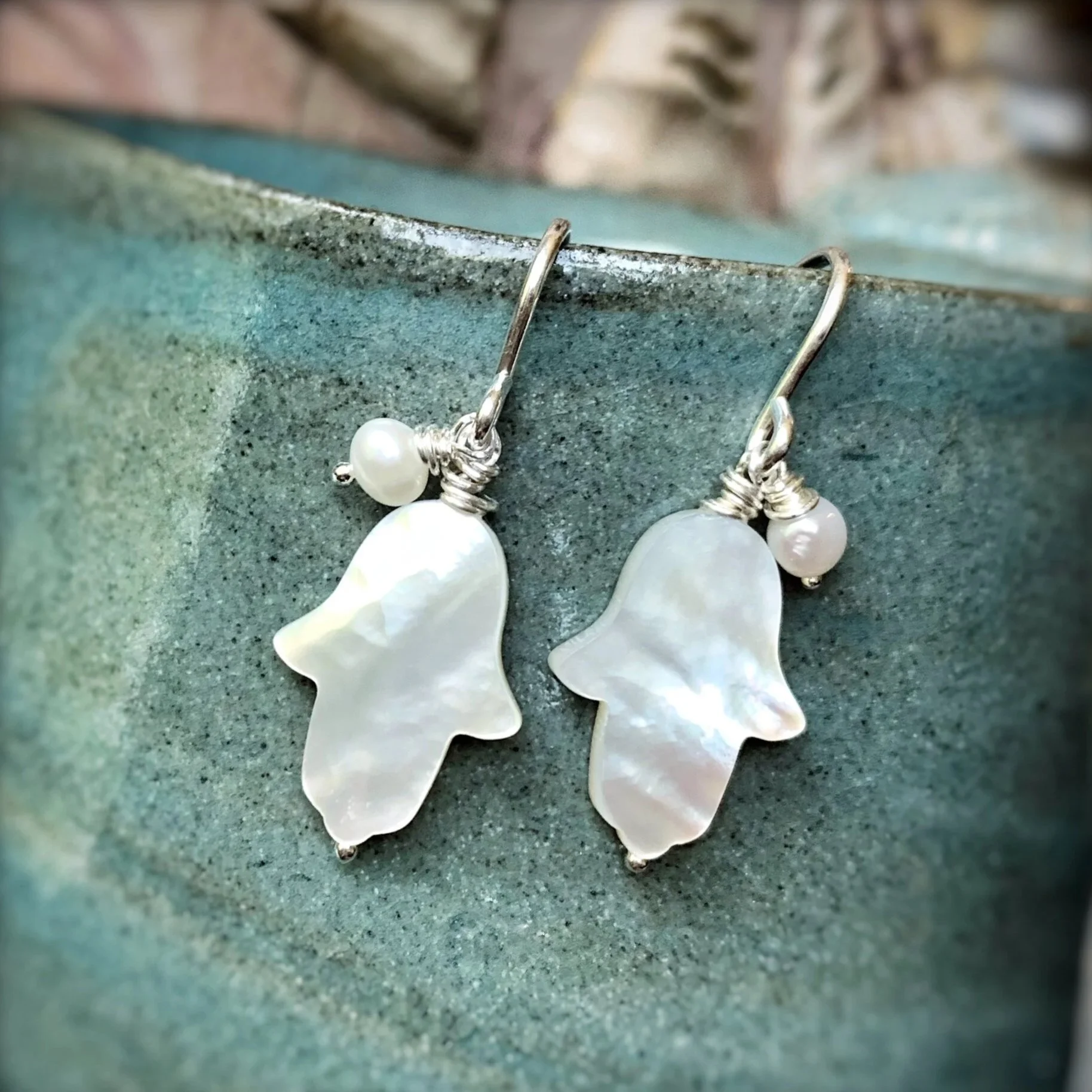 Mother+of+Pearl+Hamsa+Earrings+-+silver.jpg