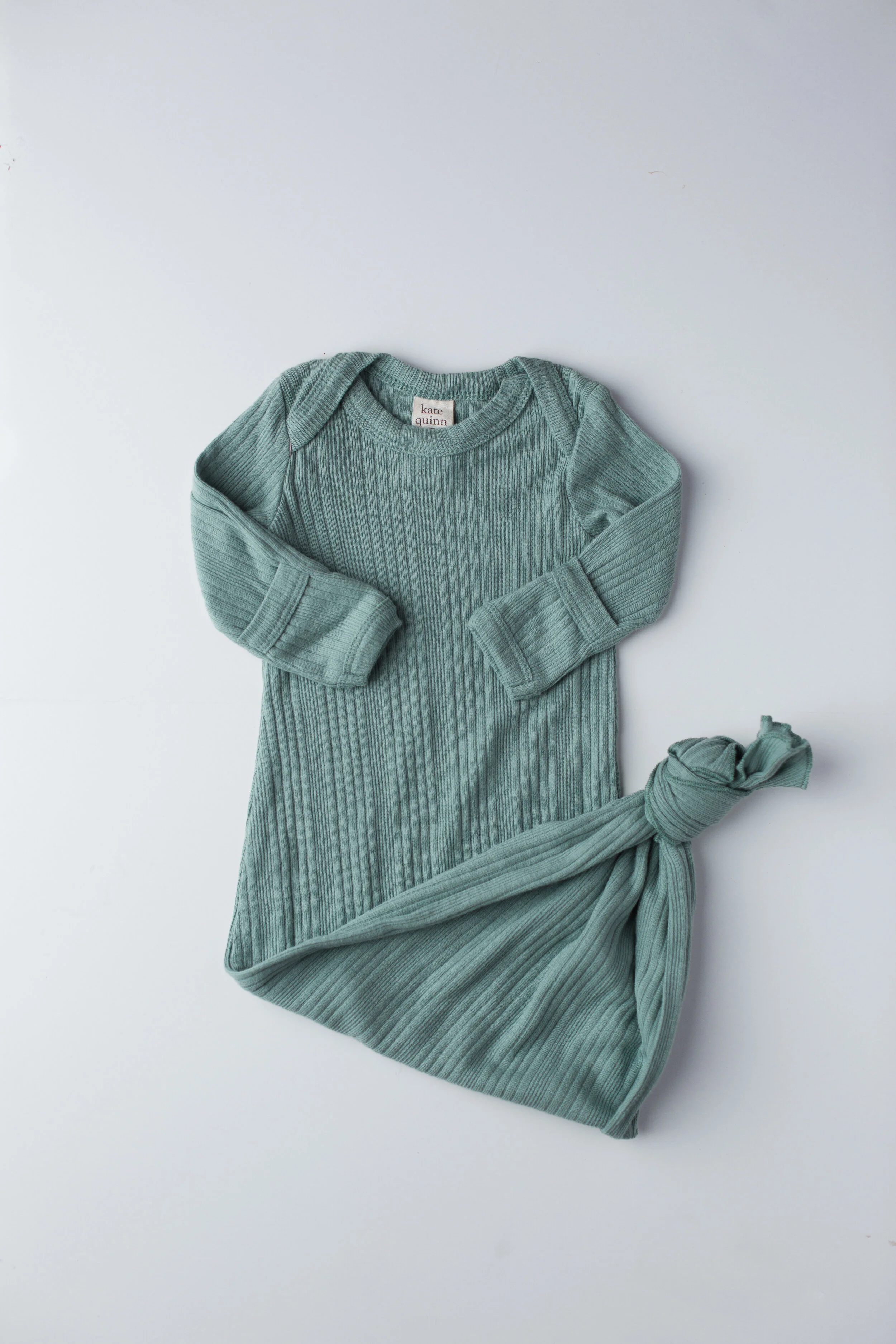 knotted gown | iceberg | size 0-3 m