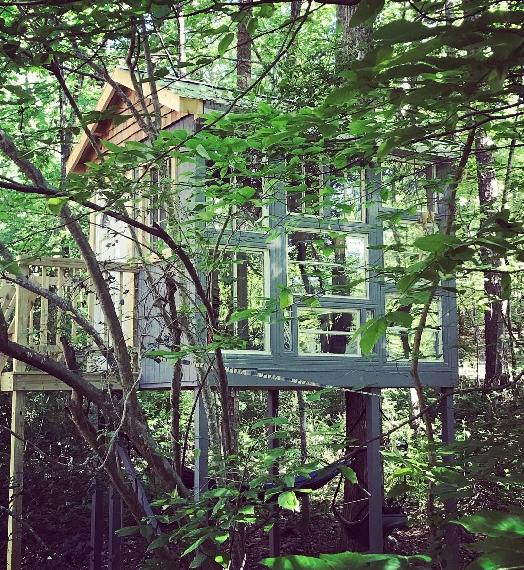 The outside of Steen’s Treehouse—a tranquil little spot in the woods!