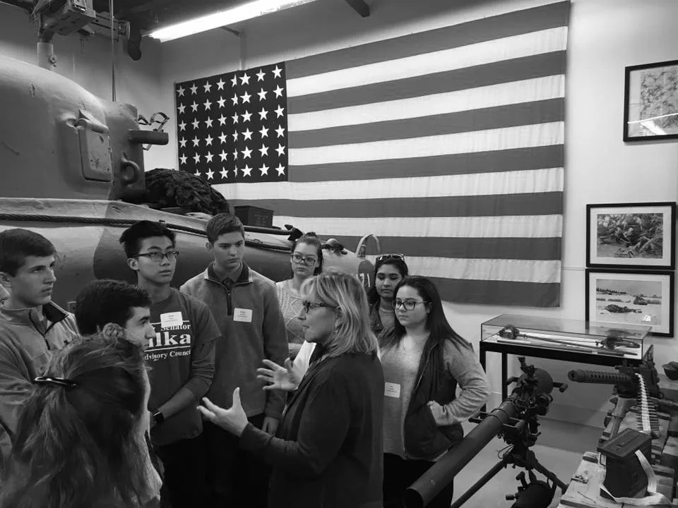 KES-at-World-War-II-Museum-with-Students_bw.jpg
