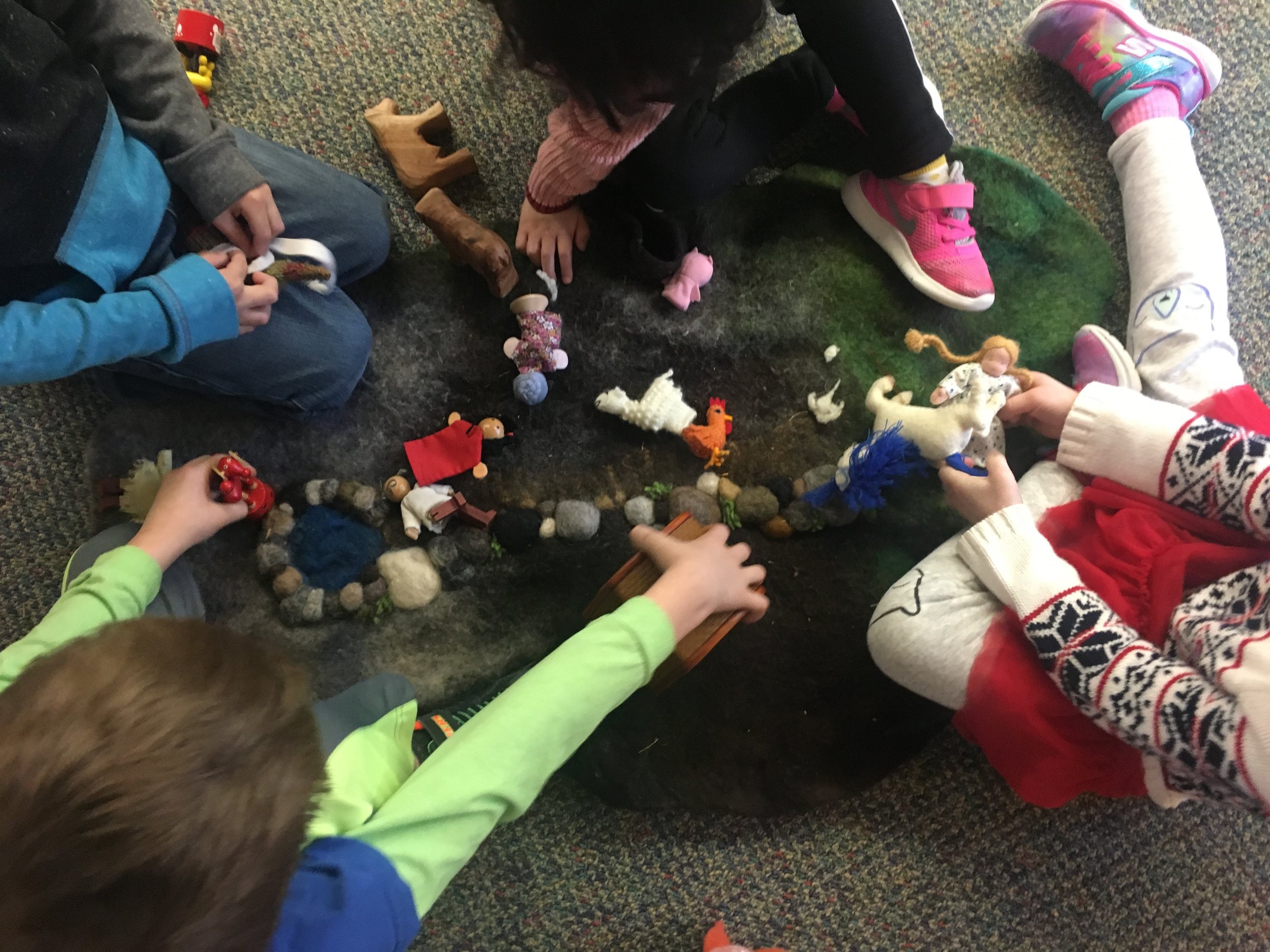 Kids playing with felts.jpg