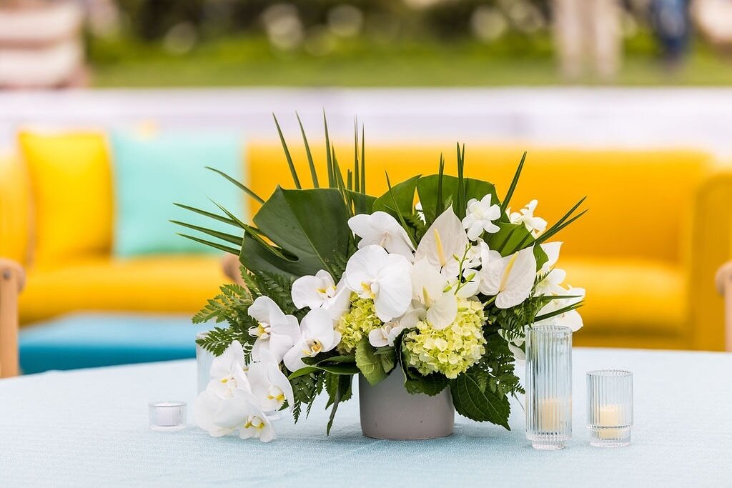 Whispers of paradise | Do you prefer all white arrangements or vibrant colors?