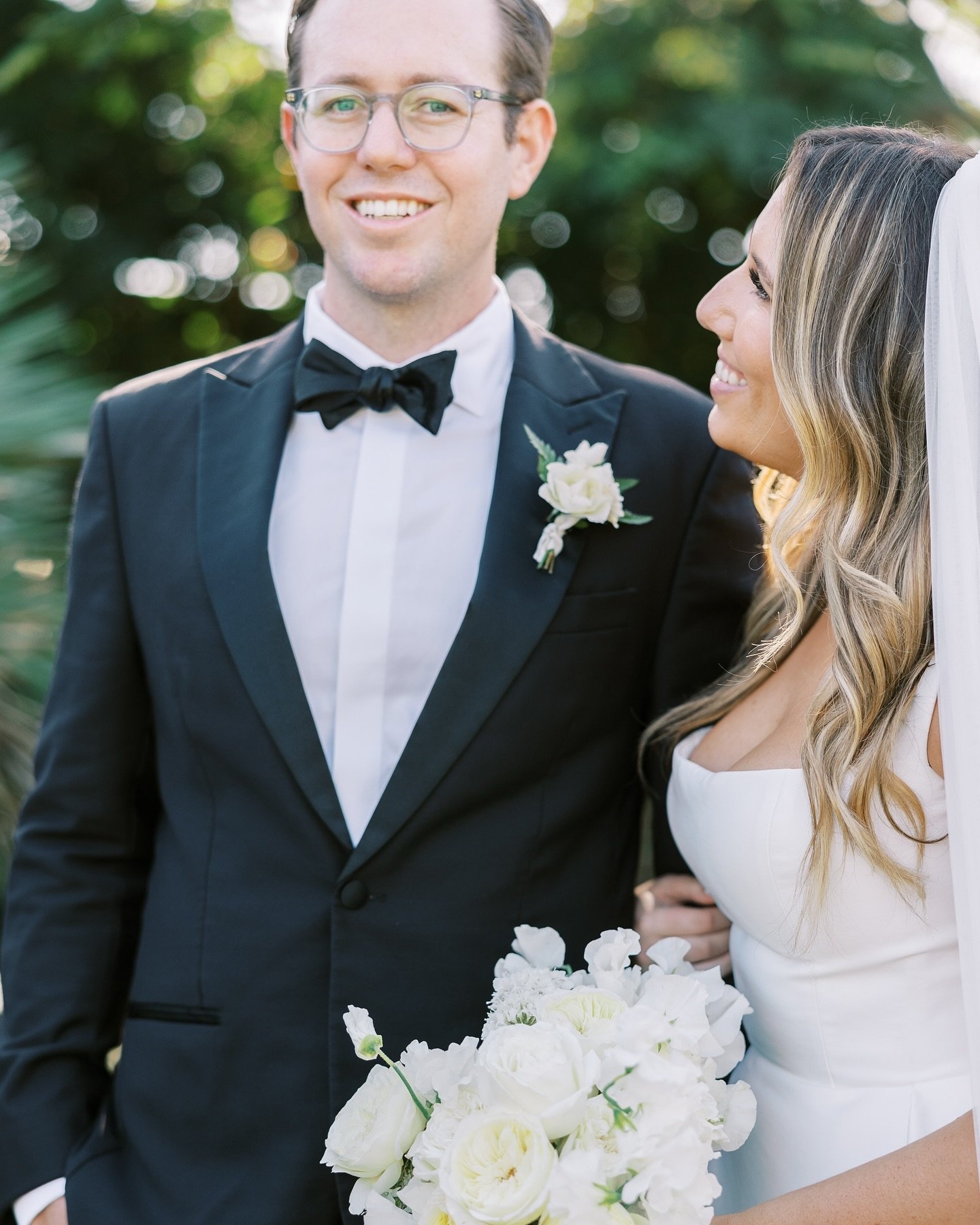 Two souls, one love, endless memories. 💍✨

Planning | @intertwinedmia @intertwinedevents 
Venue | @newportbeachcc 
Photography | @lisaleannephotography 
Florals | @sevenstems 
Content | @giftsforthegirls 
Makeup | @jazmyncartistry 
Band | @downbeat.