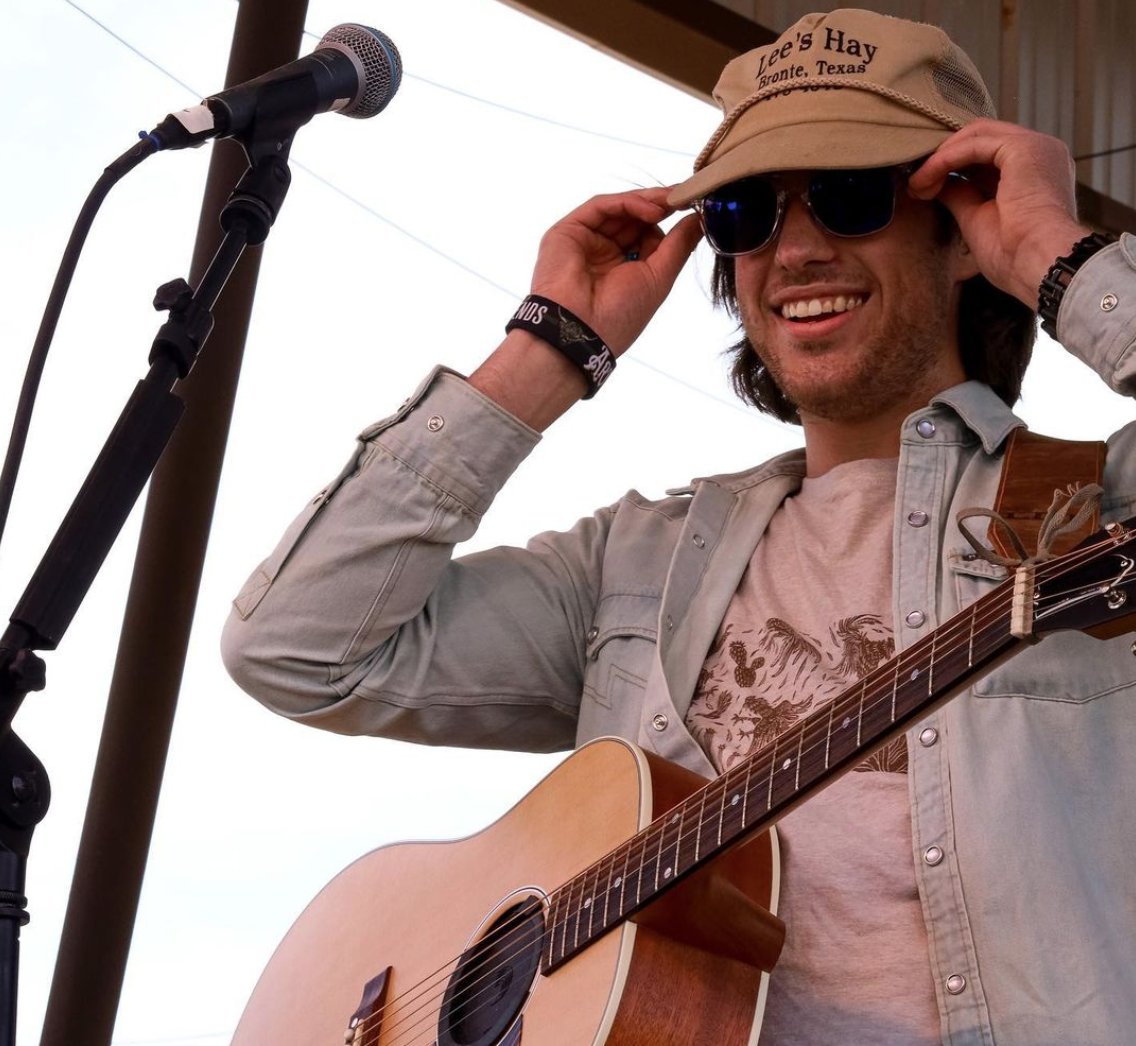Landon Talley performs on the Patio