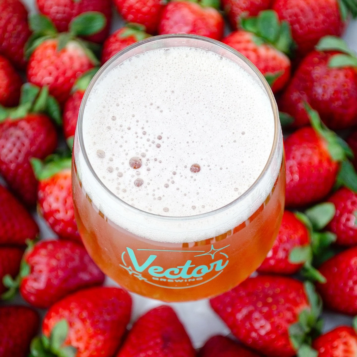 Shaping up to be a berry beautiful Sunday.😎

Relax with a glass of our CRMBL oak-aged sour ale, jam-packed with strawberry &amp; rhubarb.🍓 Open &lsquo;til 8pm. Come hang in the Highlands.