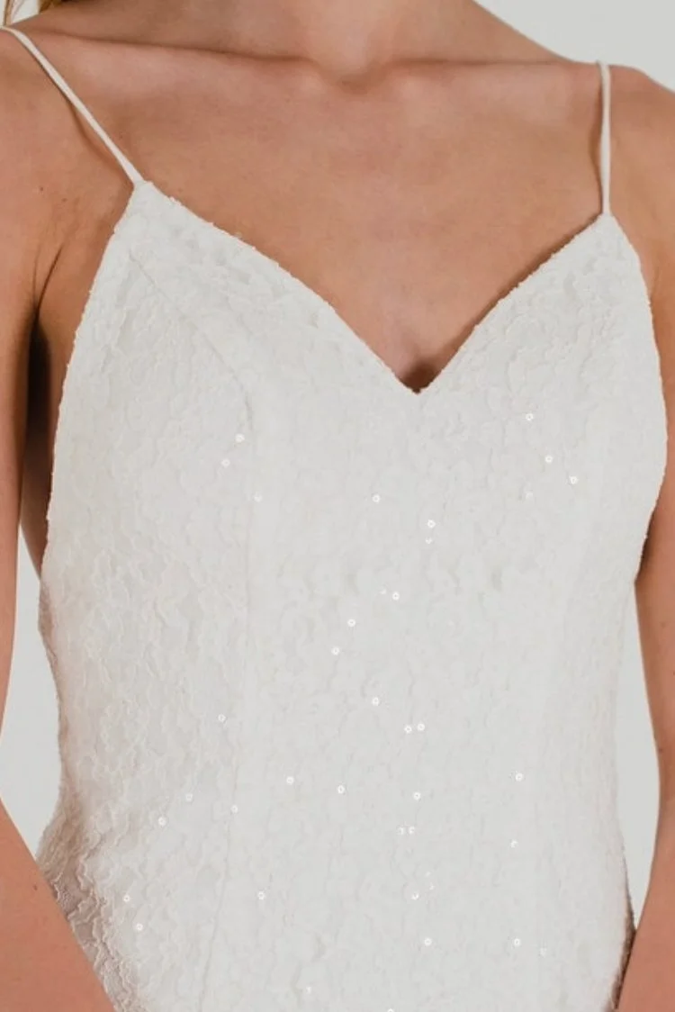 Alexis_LyraVegaBridal_Simple_modern_wedding_gown