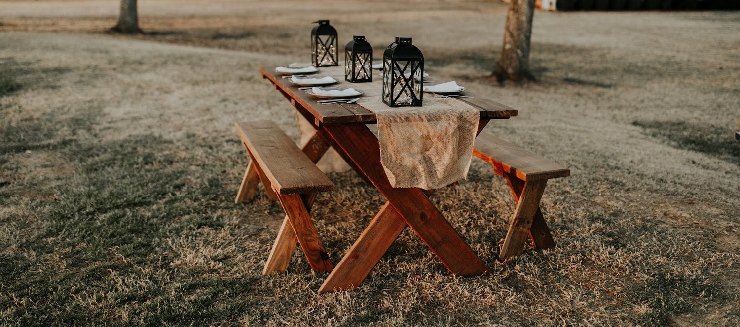 tables de pique-nique en bois rustiques