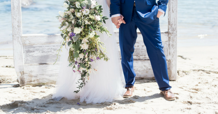 INTIMATE COASTAL ELOPEMENT FEATURED ON WEDDING BOSTON &amp; THE BOSTON BRIDE