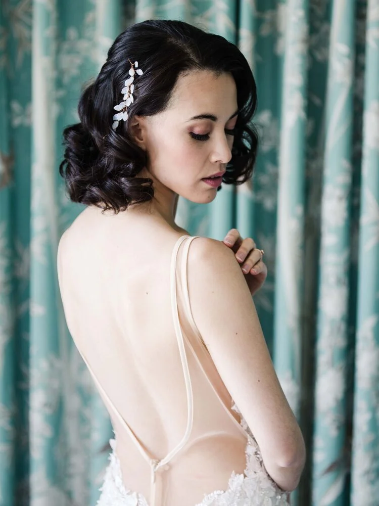 7 Tips For Accessorizing Your Wedding Gown 