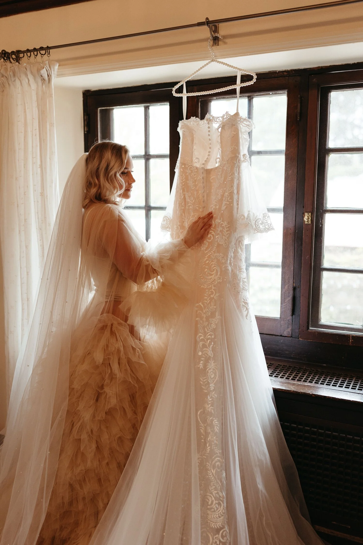 6 Wedding Dress Shopping Traditions and Myths to Follow or Ignore 