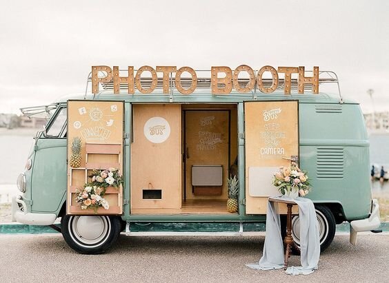 5 Creative Ways to Reinvent the Wedding Photo Booth