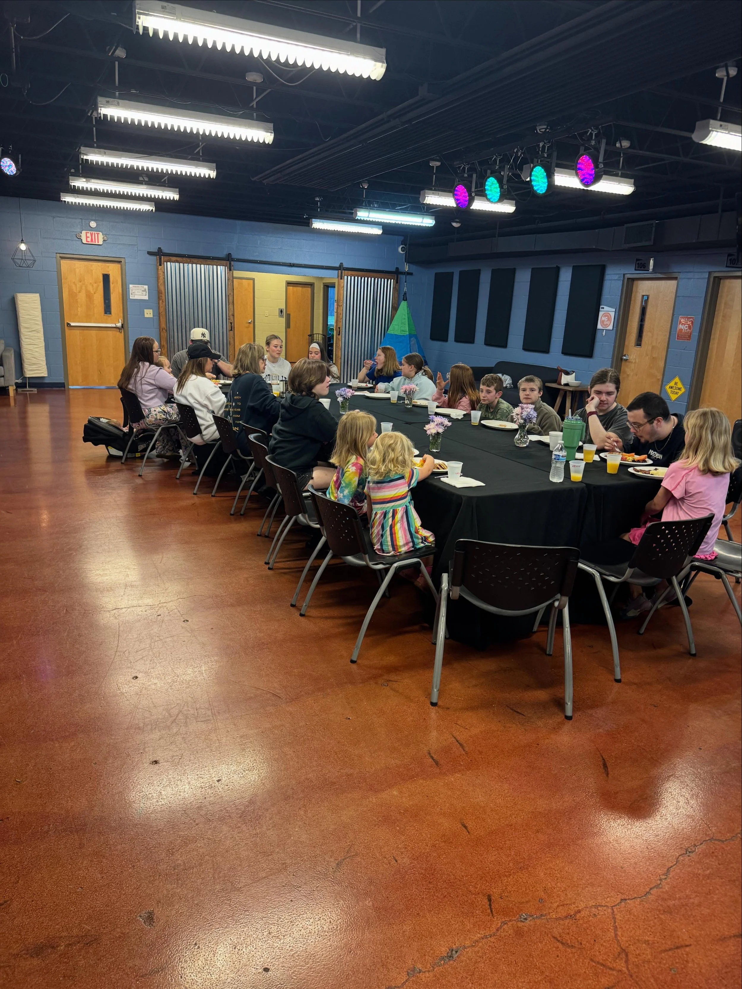 Devotional Breakfast 2026!

Thanks to everyone who helped make this morning happen and thanks to everyone who came! ☀️🥞💛