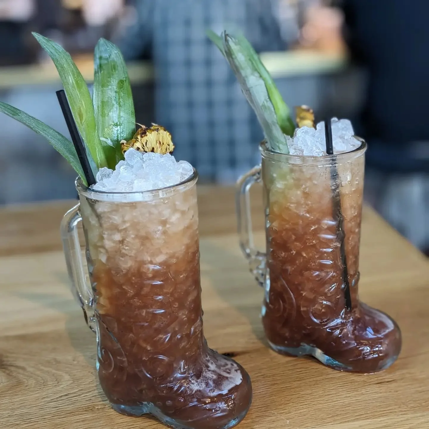 @lushlifeproductions @pdxcw asks you to make a cocktail with @caffeborghetti and make it delicious, approachable and easily done from any well while also making Italy and railroad puns.....you do it. And you serve it in a boot shaped glass. Of this g