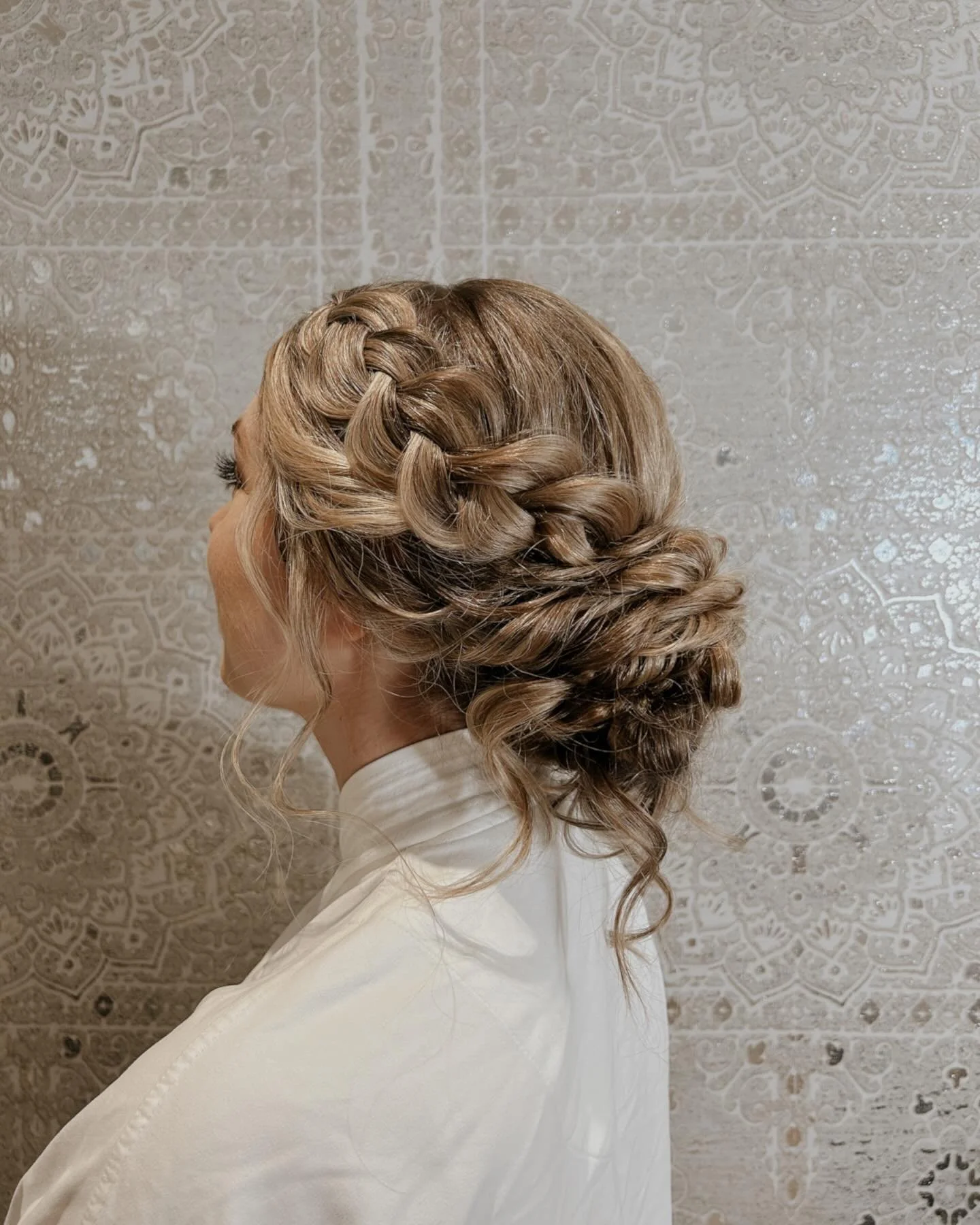 Had the absolute pleasure of styling @megan_a.proctor for her wedding in Jamaica a couple weeks ago🌴🌞 So Grateful for my clients and my career 🩵